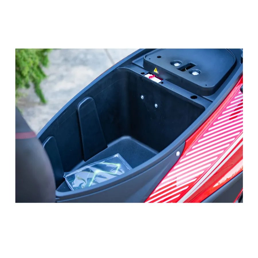 MT 8s ilektriko skouter sela